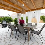 Rafaelia Premium With Private Pool In Villa *