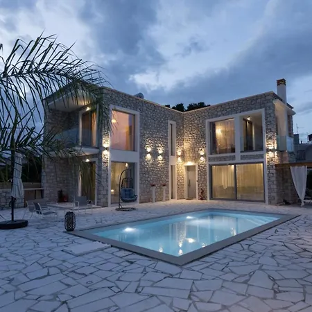 Rafaelia Premium With Private Pool In * Дрепанон