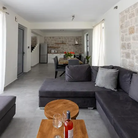 Rafaelia Premium With Private Pool In * Δρέπανο