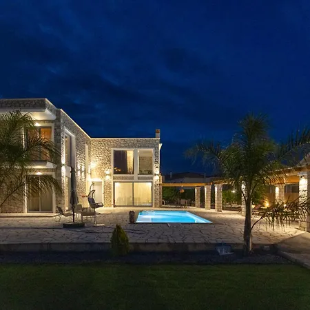 Rafaelia Premium With Private Pool In Δρέπανο