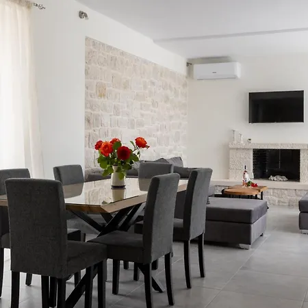 Βίλα Rafaelia Premium With Private Pool In