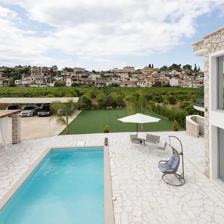 Rafaelia Premium With Private Pool In Villa *