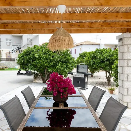 Βίλα Rafaelia Premium With Private Pool In Δρέπανο