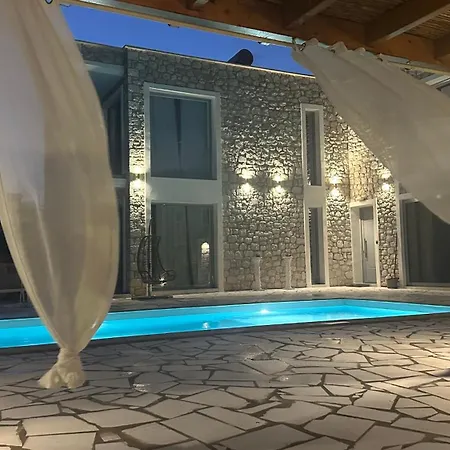 Rafaelia Premium With Private Pool In * Δρέπανο