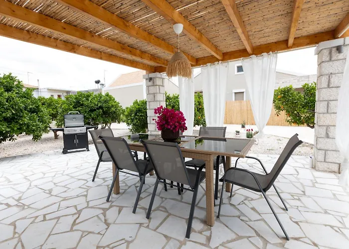 Rafaelia Premium With Private Pool In Willa *