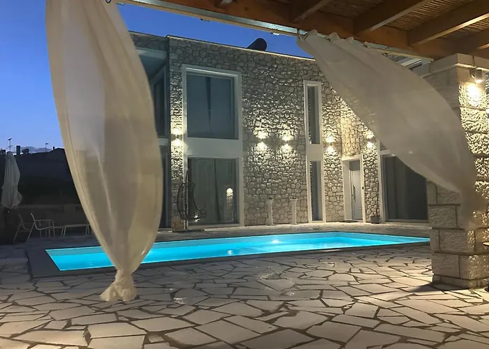 Rafaelia Premium With Private Pool In * Drépano
